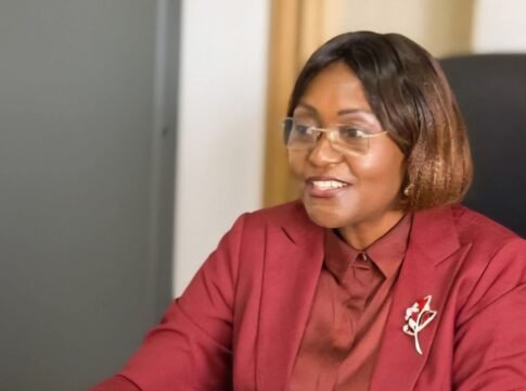 Gabon : Pour le vendredi traditionnel, Estelle Flore Angangou plaide pour une autre lecture