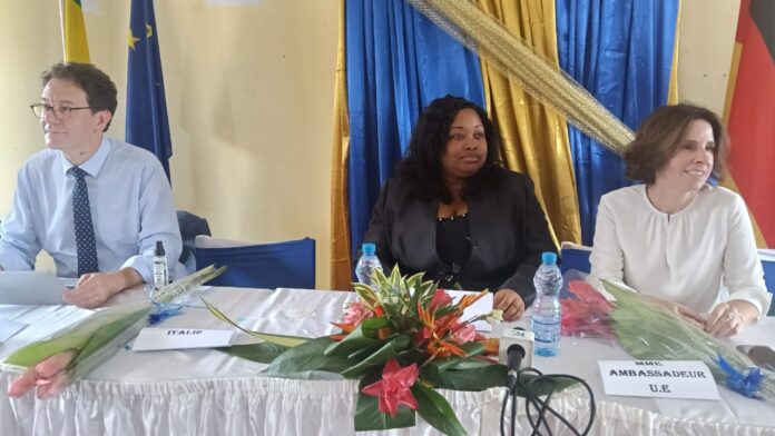 Les officiels lors de cette Quinzaine Europeenne au Lycée Ba Omar.