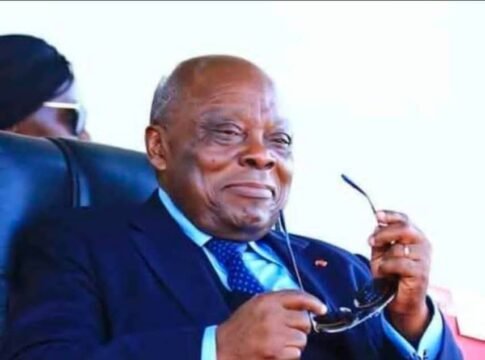 Le patriarche Michel Essonghe livrant son entendement sur le Palais des Congrès Omar Bongo Ondimba