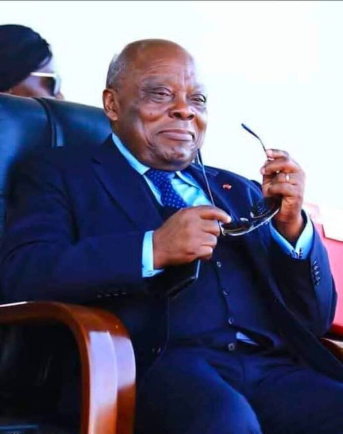 Le patriarche Michel Essonghe livrant son entendement sur le Palais des Congrès Omar Bongo Ondimba