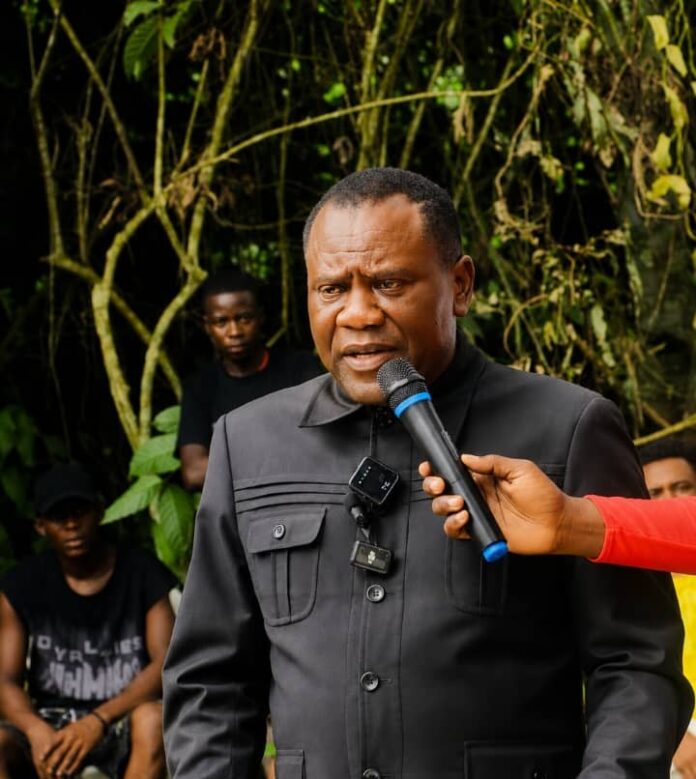 Joël NGOUENENI lors de son intervention.