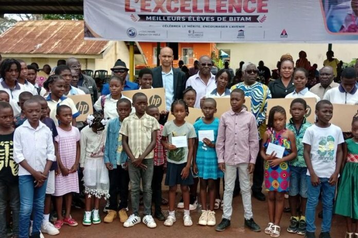 Gabon : la Fondation Mbelé récompense les meilleurs élèves de la commune de Bitam