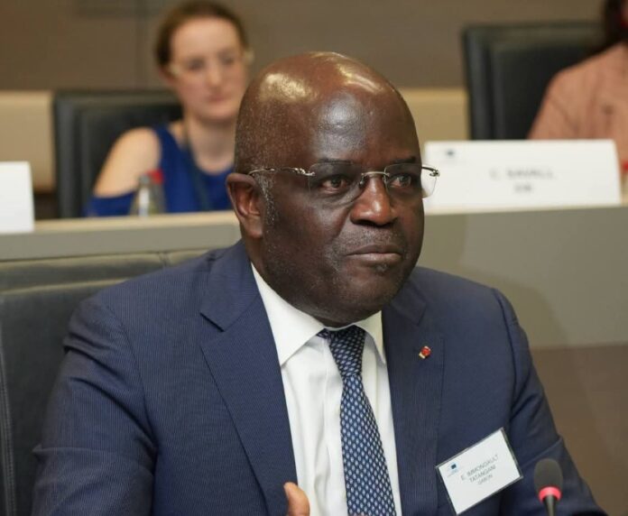 Gabon-OEACP L’ambassadeur Immongault Tatangani défend la montée en gamme industrielle des ressources naturelles