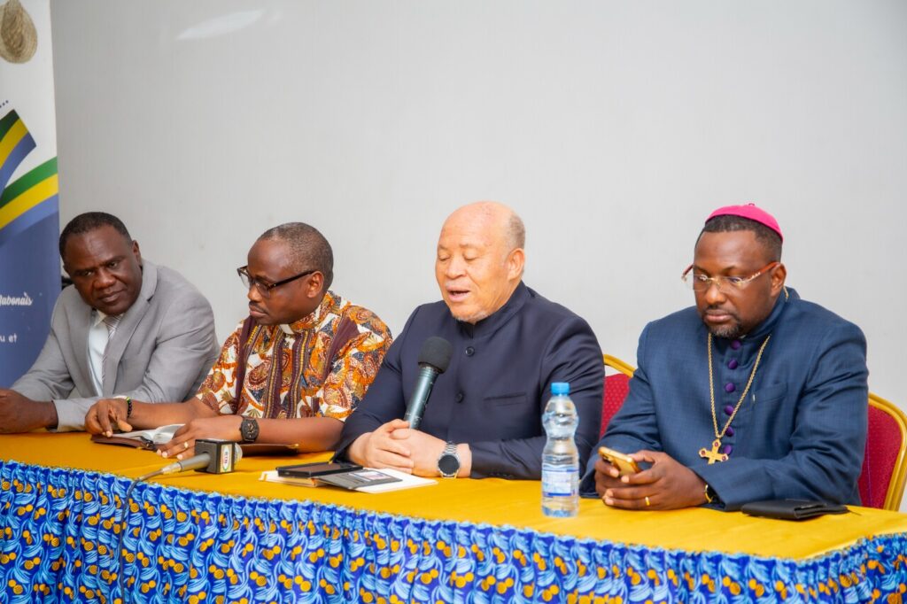 Gabon : Le 7MP et le Mouvement Oligui Nguema 100% lancent une tournée nationale sous le signe de la foi 1 Les officiels lors de l'évènement ce jeudi 04 juin 2026.