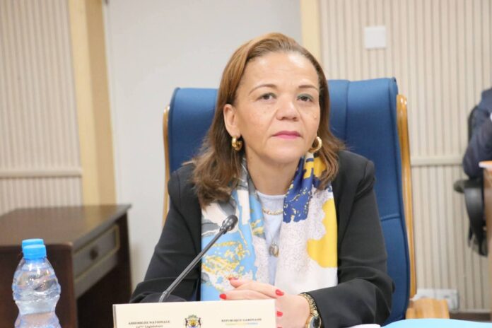 Auditionnée par la Commission de la Santé de l’Assemblée nationale, la ministre de la Santé, le Pr Elsa Nkana Joséphine Ayo épouse Bivigou, a défendu plusieurs textes destinés à moderniser et sécuriser le cadre juridique des principales structures hospitalières du pays.