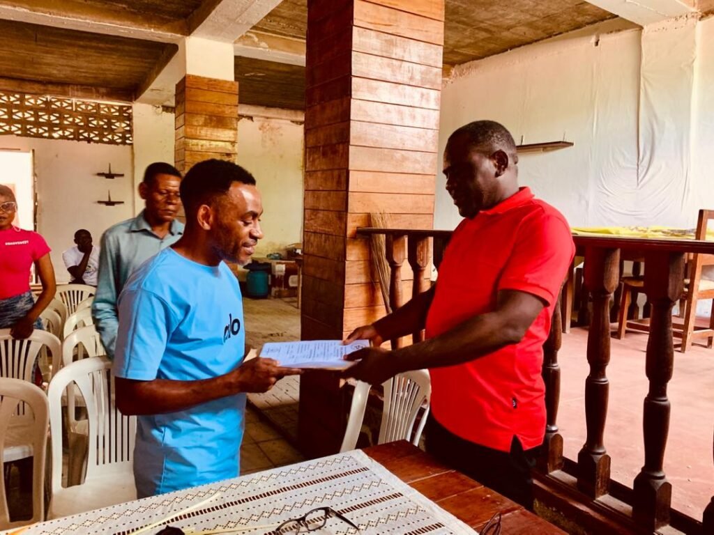 Gabon : Entre foi et politique, la coalition 7MP / MON 100 % lance sa grande offensive à l’intérieur du pays 1 Le président de 7MP lors de son passage à Lambaréné.