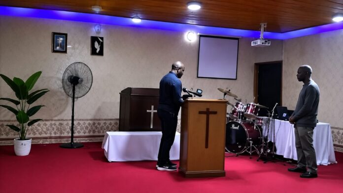 Derrière la façade d'une prétendue église, les enquêteurs tentent désormais d'établir les responsabilités de chacun.