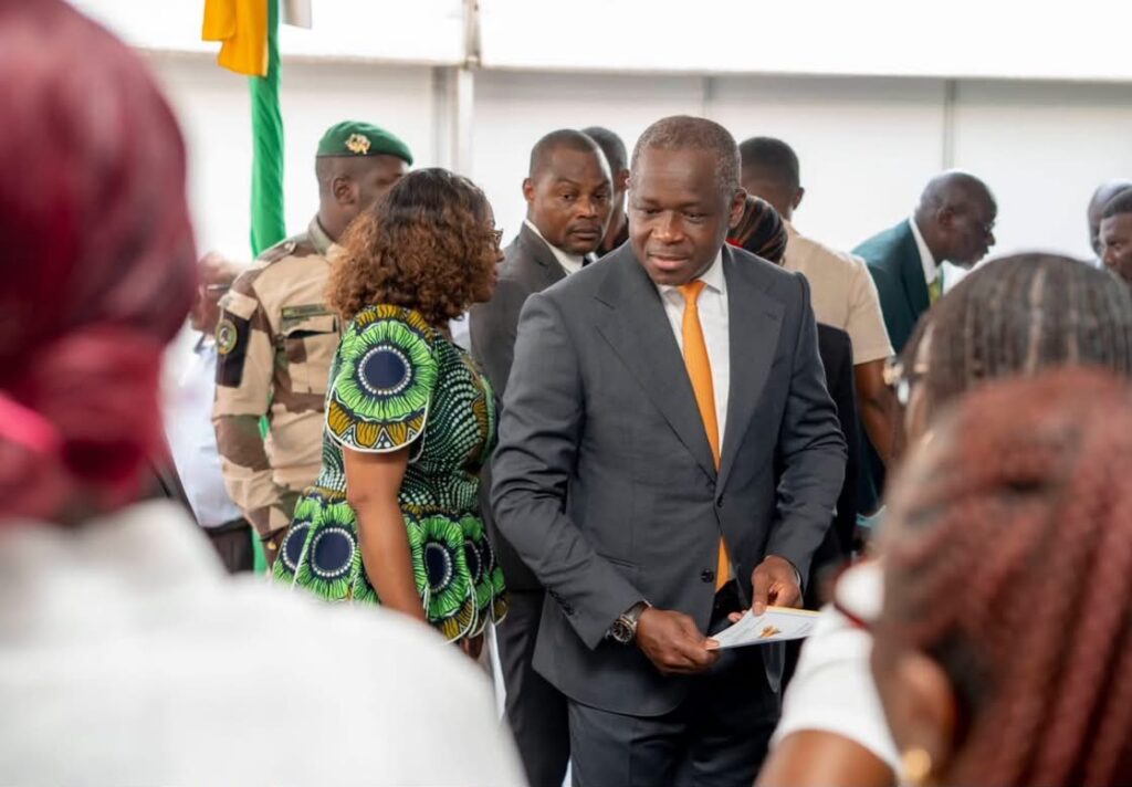 Gabon : Laurence Ndong lance le Village du service public 2 Une vue des différents stands.