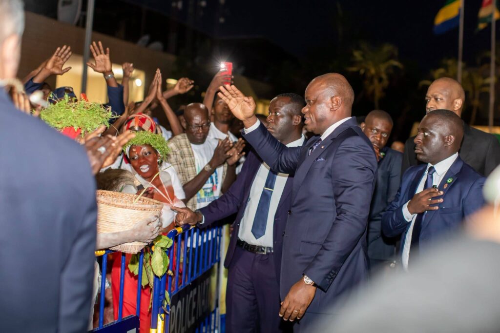 Fin de la visite d’État en France et retour triomphal au bercail du président Oligui Nguema 1 Fin de la visite d’État en France et retour triomphal au bercail du président Oligui Nguema