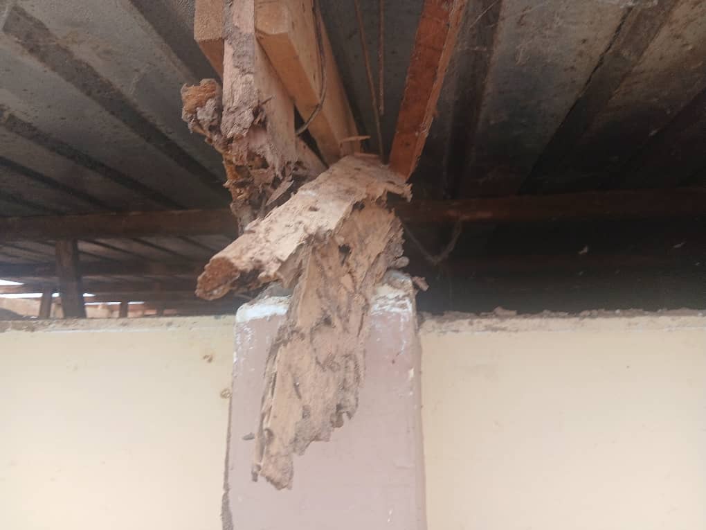 Mounana : le manganèse gagne du terrain, la mairie tombe en ruine 3 Mounana : le manganèse gagne du terrain, la mairie tombe en ruine