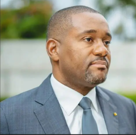 Ike Ngouoni Aila Oyouomi, Président d’AILA, cabinet de conseil stratégique et ancien Conseiller spécial et Porte-parole de la Présidence de la République du Gabon de 2017 à 2019.