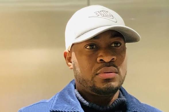 Freddy Koula, journaliste gabonais.
