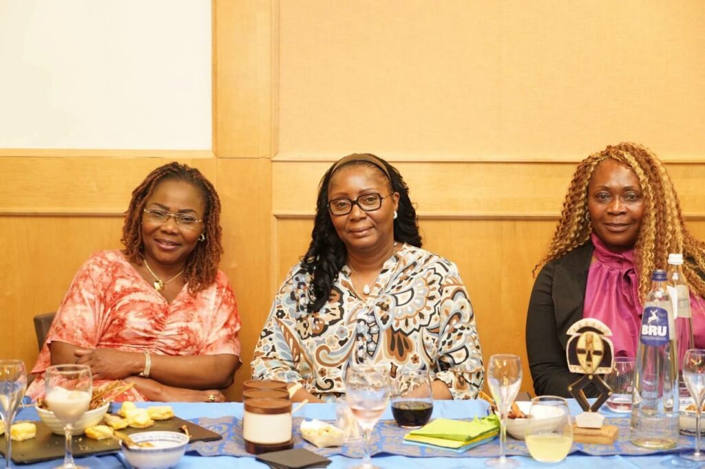 Bruxelles : La diaspora gabonaise appelée à devenir le levier stratégique du renouveau national 1 La présence de la ministre des Affaires étrangères, Marie Édith Tassyla Ye Doumbény, est venue renforcer la portée politique de cette rencontre avec la diaspora.