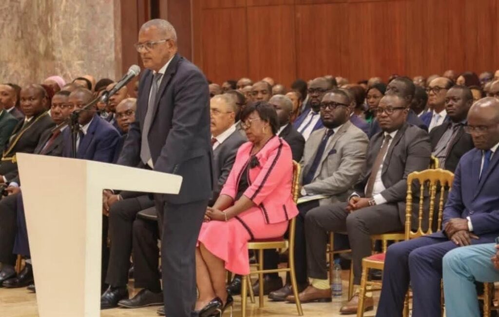Gabon : L’Etat injecte 51 milliards de FCFA pour oxygenér le secteur privé 1 Alain-Claude Kouakou lors de sa prise de parole.
