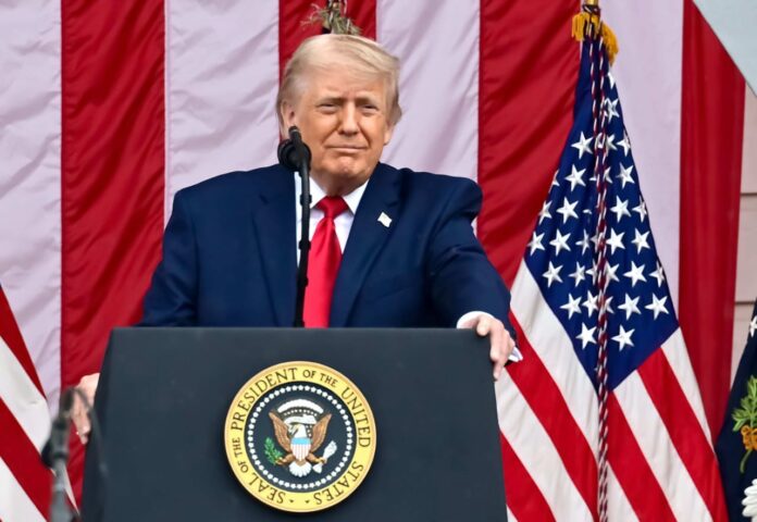 Donald Trump face à un nouveau revers judiciaire sur sa politique migratoire.
