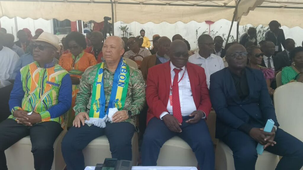 Gabon : trois ans après le coup de la Libération, le pasteur Georges Bruno Ngoussi appelle à l’union entre le pouvoir et la foi 1 Les officiels lors de l'évènement.