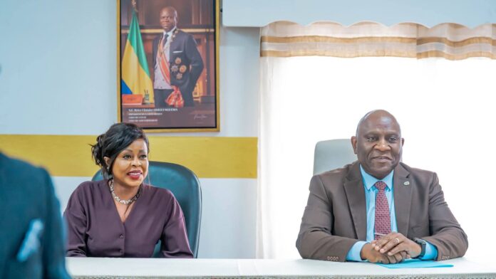 La ministre Zenaba Gninga Chaning lors de son échange avec les entrepreneurs et porteurs de projets d’Owendo.