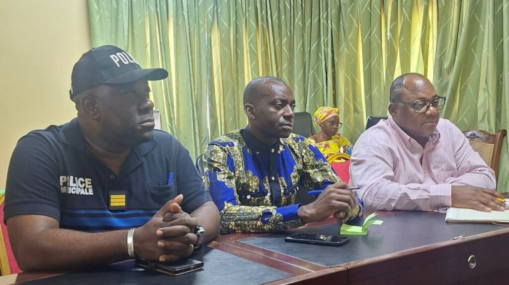 Gabon : La mairie d’Owendo veut en finir une bonne fois pour toutes avec les déchets ménagers 1 Gabon : La mairie d’Owendo veut en finir une bonne fois pour toutes avec les déchets ménagers.