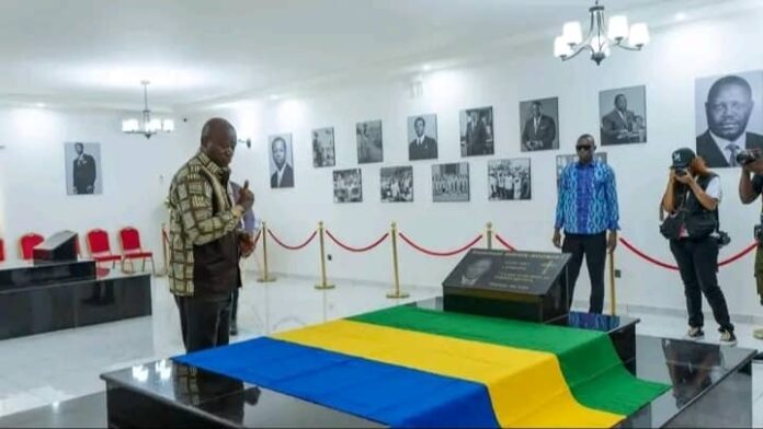 Le président de la République, Brice Clotaire Oligui Nguema, lors de l'inauguration du Mémorial Emmanuel Issoze Ngondet à Epassendjet (Makokou), le 28 août 2026.