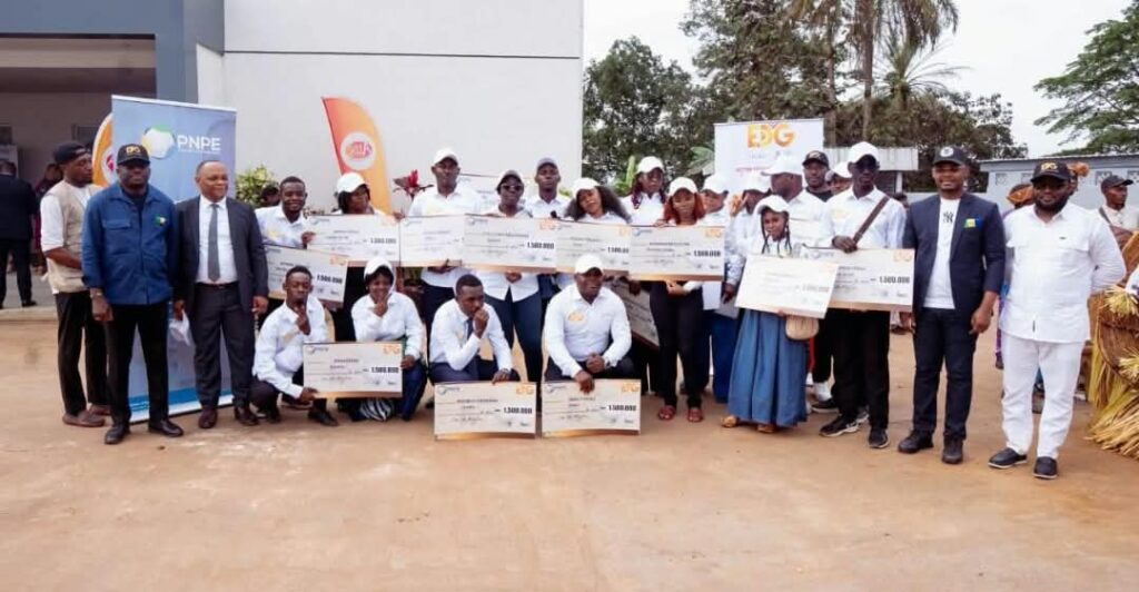 Gabon : À Makokou, le programme « CBON 241 » passe de la promesse aux actes 1 Le PNPE concrétise à Makokou son programme d’accompagnement des porteurs de projets.