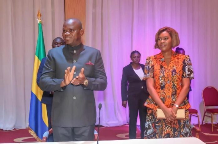Le président Brice Oligui Nguema accompagné de la Première dame Zita Oligui Nguema lors de la rencontre avec la diaspora.