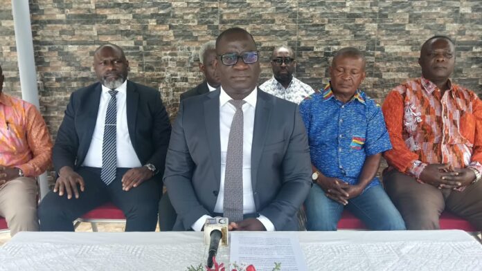 Les membres de la famille Ossiba-Djelesso lors de leur point de presse.