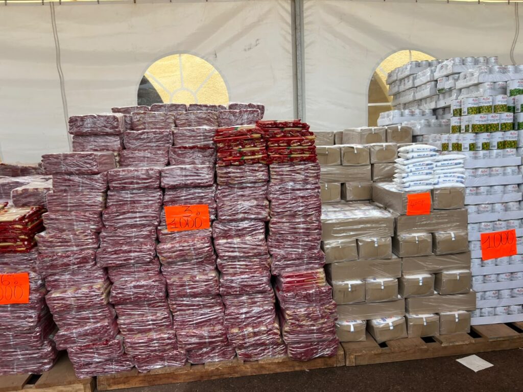 Méga Marché de Makokou : la CEAG au plus près des populations de l’Ogooué-Ivindo 1 Une vue de quelques produits proposés.