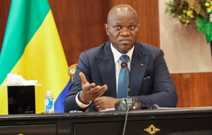 Brice Oligui Nguema lors d’une réunion ce lundi 10 août au Palais de la présidence de la République avec les responsables de la Fédération des entreprises du Gabon(FEG) et les patrons de PME-PMI.
