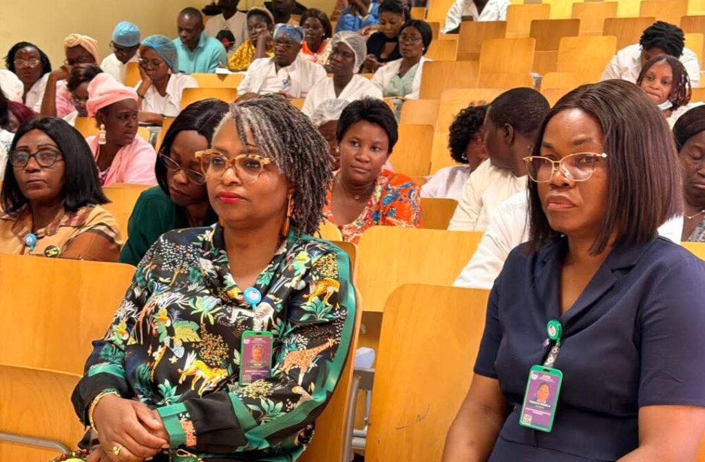 Gabon : Au CHUL, la CPPF fait la pédagogie des droits liés à la maternité 1 La CPPF au CHUL autour des allocations d’aide à la maternité.