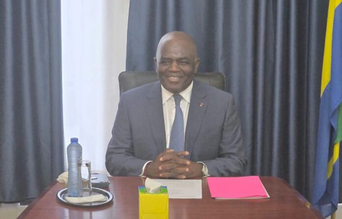 Eudes Régis Immongault Tatangani, ambassadeur du Gabon à Bruxelles, lors de la réunion de reprise.