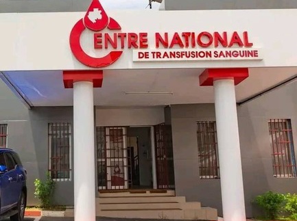 Face à la baisse des stocks de sang Rhésus négatif, le CNTS lance un appel urgent aux donneurs.