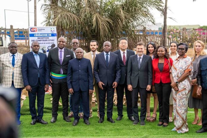 Alors que les équipements sont réceptionnés, les populations du Grand Libreville continuent de subir des coupures d’eau et d’électricité.