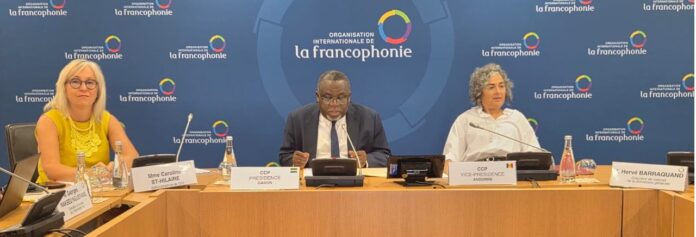 Alfred Nguia Banda (au centre), président de la Commission Coopération et Programmation de l'OIF, entouré de l'administratrice Caroline St-Hilaire et de la vice-présidence andorrane, lors de la dernière réunion sous présidence gabonaise, le 14 septembre 2026.