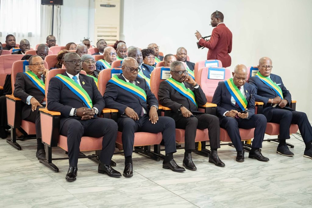 Gabon : Au Sénat, pour sa rentrée parlementaire, un rappel à l'ordre social face au vertige des réformes institutionnelles 1 Gabon : Au Sénat, pour sa rentrée parlementaire, un rappel à l'ordre social face au vertige des réformes institutionnelles