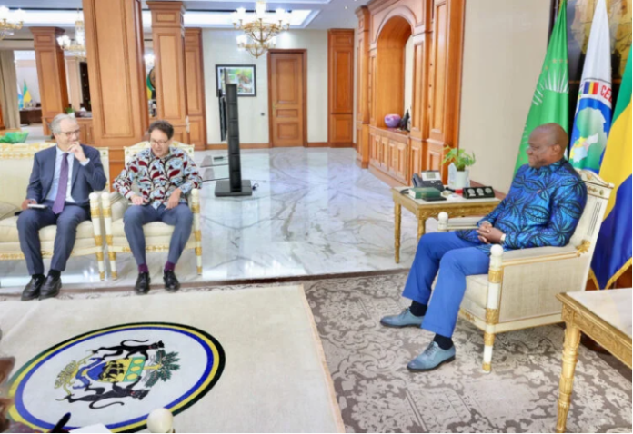 Ce vendredi 2 octobre 2026, le Président de la République, Brice Clotaire Oligui Nguema, s’est entretenu avec l’Ambassadeur de France au Gabon, Fabrice Mauriès, au Palais présidentiel.