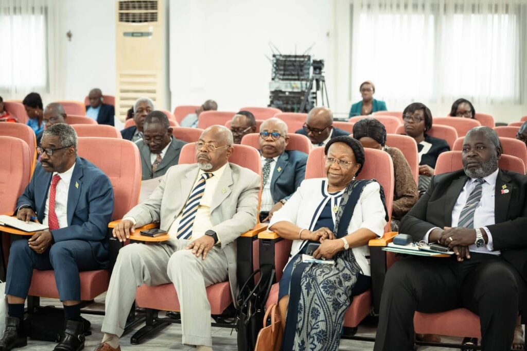 Gabon : Six accords majeurs sur le gril du Sénat, les élus exigent des garanties 1 Six projets de loi soumis à l’examen des sénateurs, entre coopération militaire, partenariats économiques, justice pénale et protection des mangroves.