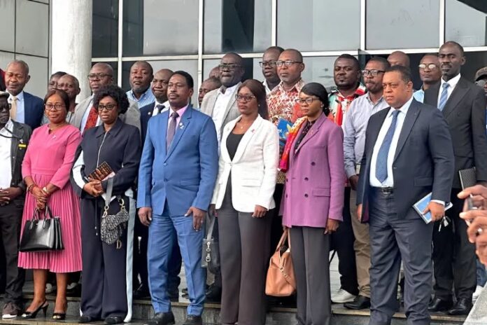 Gabon le ministère de la Communication relance la carte de presse et réforme la subvention publique