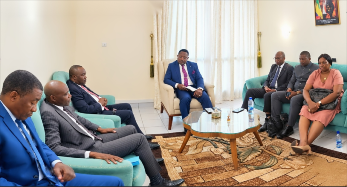 Jean François Mouwaka Ngonga lors de son échange avec des cadres d'Ibundji, le 29 septembre 2026.