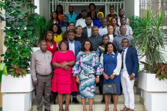 La ministre de la Fonction publique et du Renforcement des capacités, Laurence Ndong, a reçu hier, à son cabinet, le bureau national du SYGE V.